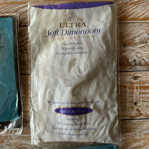 👠Vintage Silkies Control Top Pantyhose Nylons👠 ~4 pair - Picture 8 of 9
